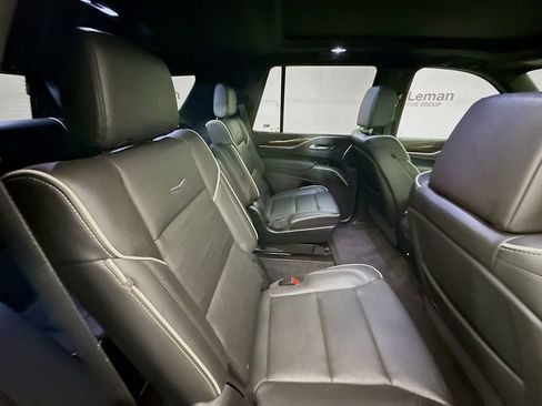 Used 2022 Cadillac Escalade Premium Luxury AWD/4WD image 30