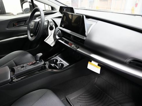New 2026 Toyota Prius LE image 14