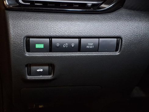 Used 2025 Nissan Sentra SV w/ All-Weather Package FWD image 13