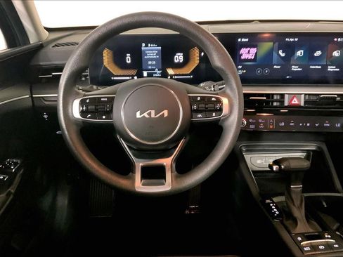 Used 2025 Kia K5 LXS image 5