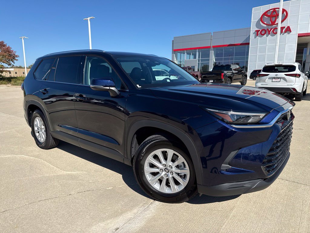 Used 2026 Toyota Grand Highlander AWD image 2