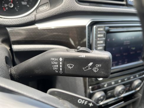Used 2018 Volkswagen Passat GT FWD image 23
