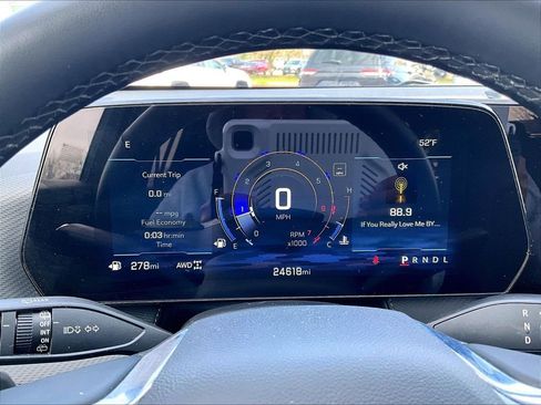 Used 2025 Chevrolet Equinox LT AWD/4WD image 24
