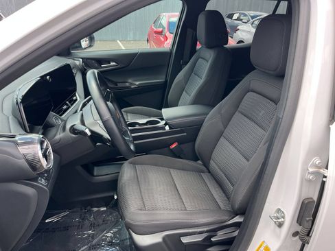 Used 2025 Chevrolet Equinox LT FWD image 31