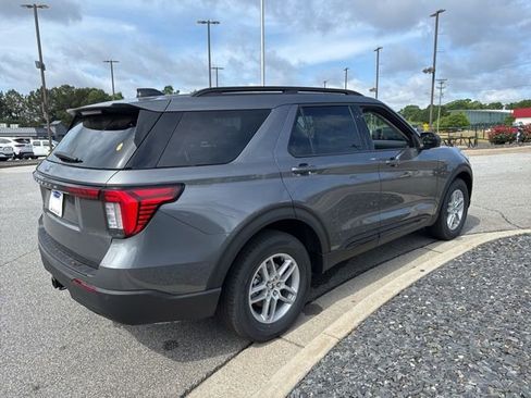 New 2026 Ford Explorer Active RWD image 11