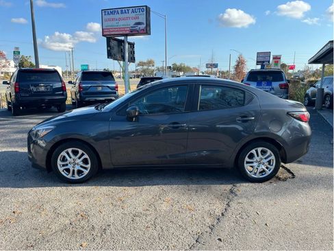 Used 2018 Toyota Yaris iA image 8