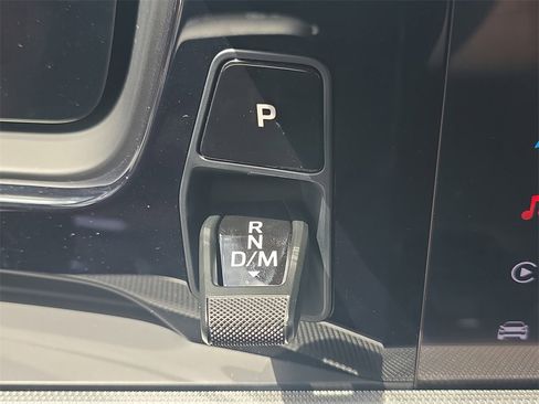 Used 2025 Porsche Cayenne image 33