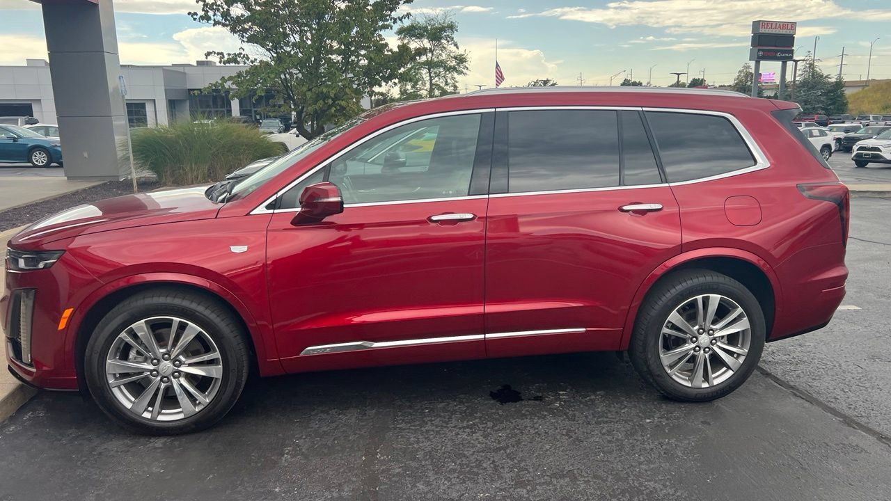 Used 2023 Cadillac XT6 Premium Luxury AWD/4WD image 4