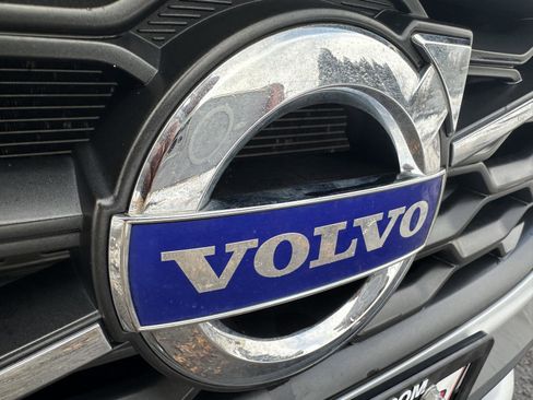 Used 2017 Volvo V60 T5 Cross Country w/ Convenience Package image 9