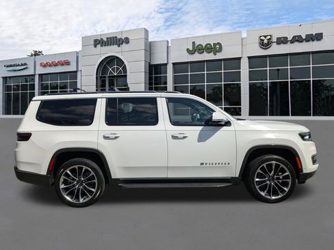 Used 2022 Jeep Wagoneer Series II w/ Convenience Group I image 2