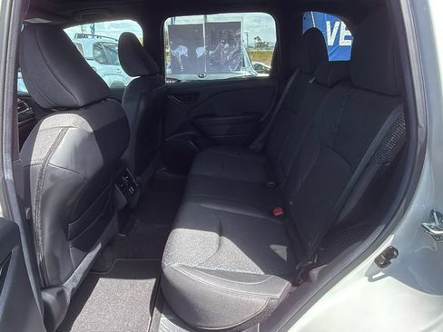 Used 2026 Subaru Forester Premium AWD/4WD image 18
