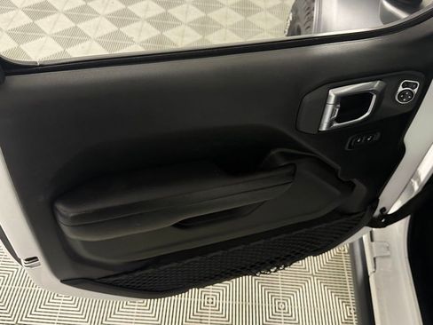 Used 2023 Jeep Wrangler Unlimited w/ Cold Weather Group AWD/4WD image 23