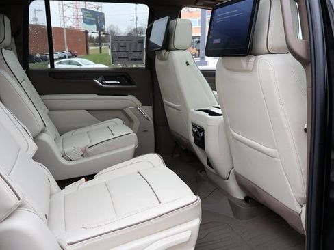 New 2026 GMC Yukon XL Denali w/ Denali Reserve Package AWD/4WD image 11
