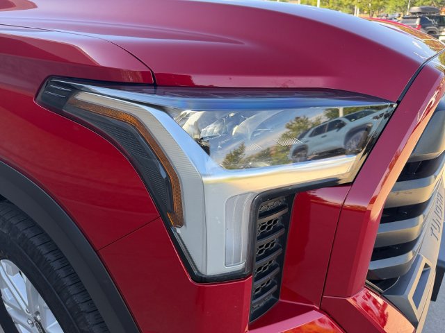 Used 2025 Toyota Tundra SR5 w/ SR5 Premium Package AWD/4WD image 33