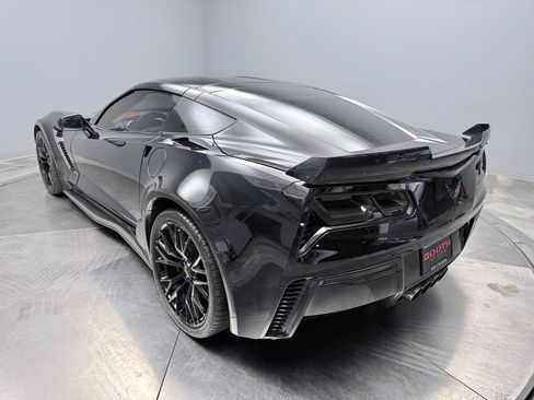 Used 2016 Chevrolet Corvette Z06 w/ 2LZ Preferred Equipment Group RWD image 7