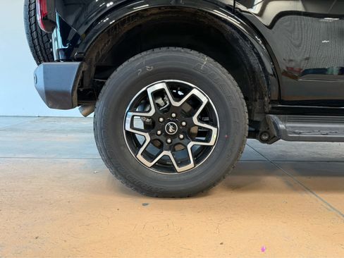 Used 2025 Ford Bronco Outer Banks AWD/4WD image 8