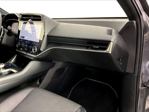 Used 2023 Lexus RZ 450e Premium image 18