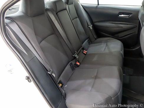 Used 2021 Toyota Corolla LE FWD image 25