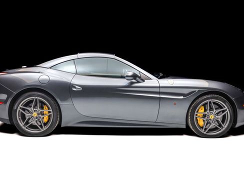 Used 2016 Ferrari California T image 39