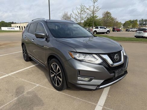 Used 2018 Nissan Rogue SL w/ Premium Package image 1