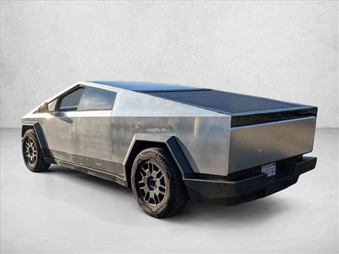 Used 2024 Tesla Cybertruck AWD Crew Cab image 7