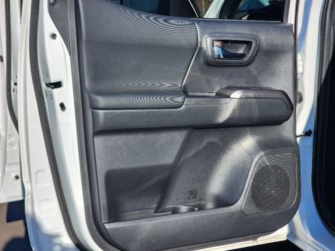 Used 2023 Toyota Tacoma TRD Off-Road image 23