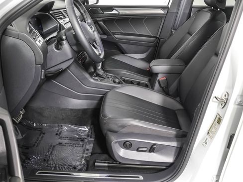 Used 2023 Volkswagen Tiguan SE R-Line image 22