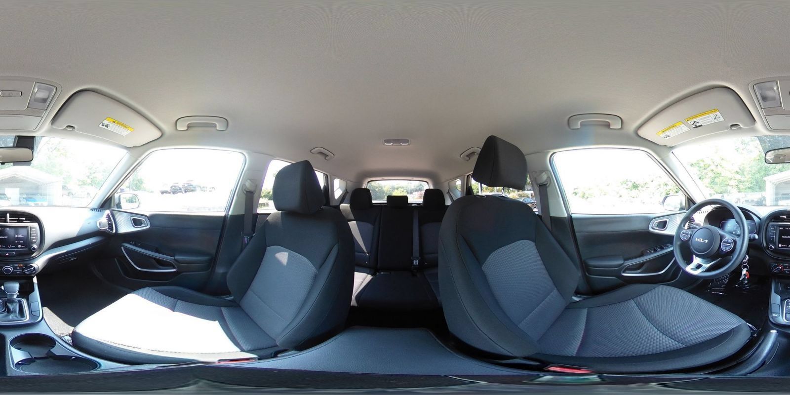Used 2025 Kia Soul LX w/ LX Technology Package FWD image 38