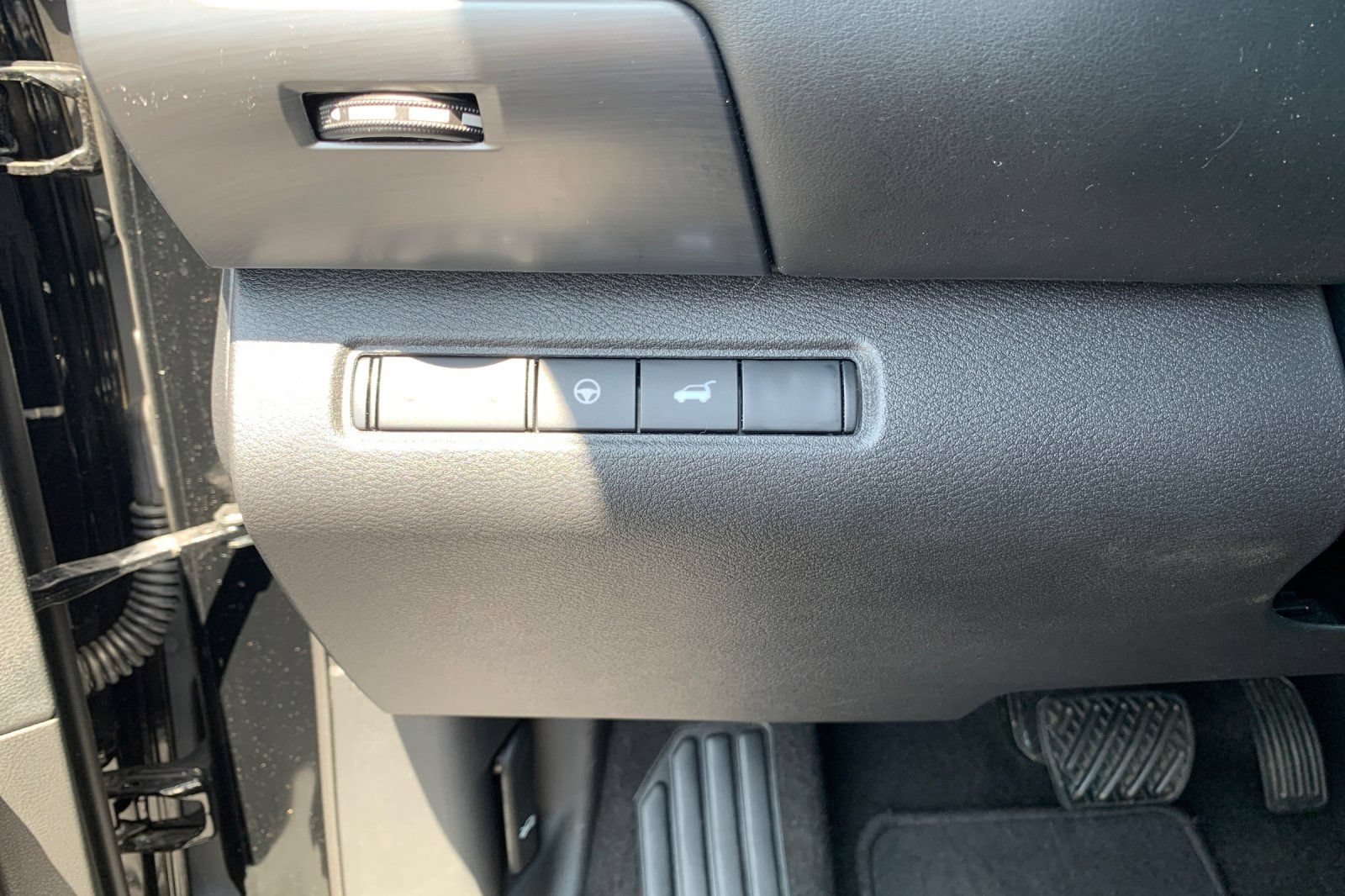 Used 2025 Nissan Pathfinder SL AWD/4WD image 35