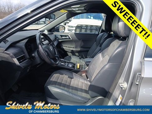 Used 2023 Mitsubishi Outlander SE Black Edition image 19