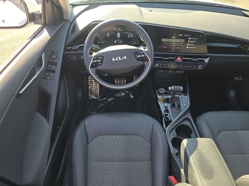 Used 2023 Kia Niro EX Touring image 24