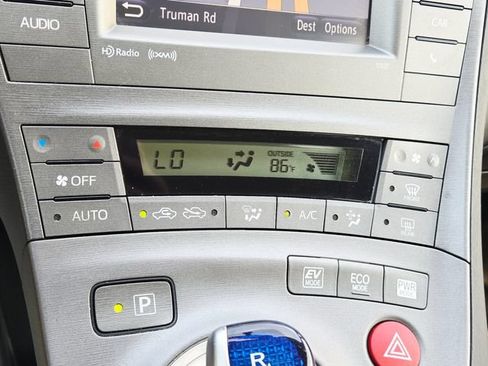 Used 2013 Toyota Prius Three FWD image 28