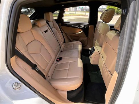 Used 2021 Porsche Macan AWD/4WD image 18