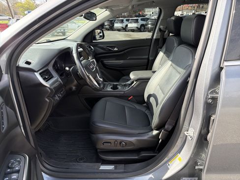 Used 2021 GMC Acadia SLT w/ Technology Package image 10