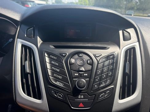 Used 2014 Ford Focus SE FWD image 17