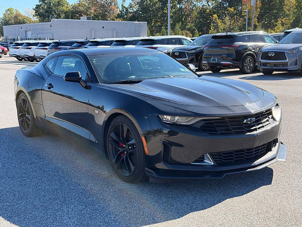 Used 2023 Chevrolet Camaro LT RWD image 1