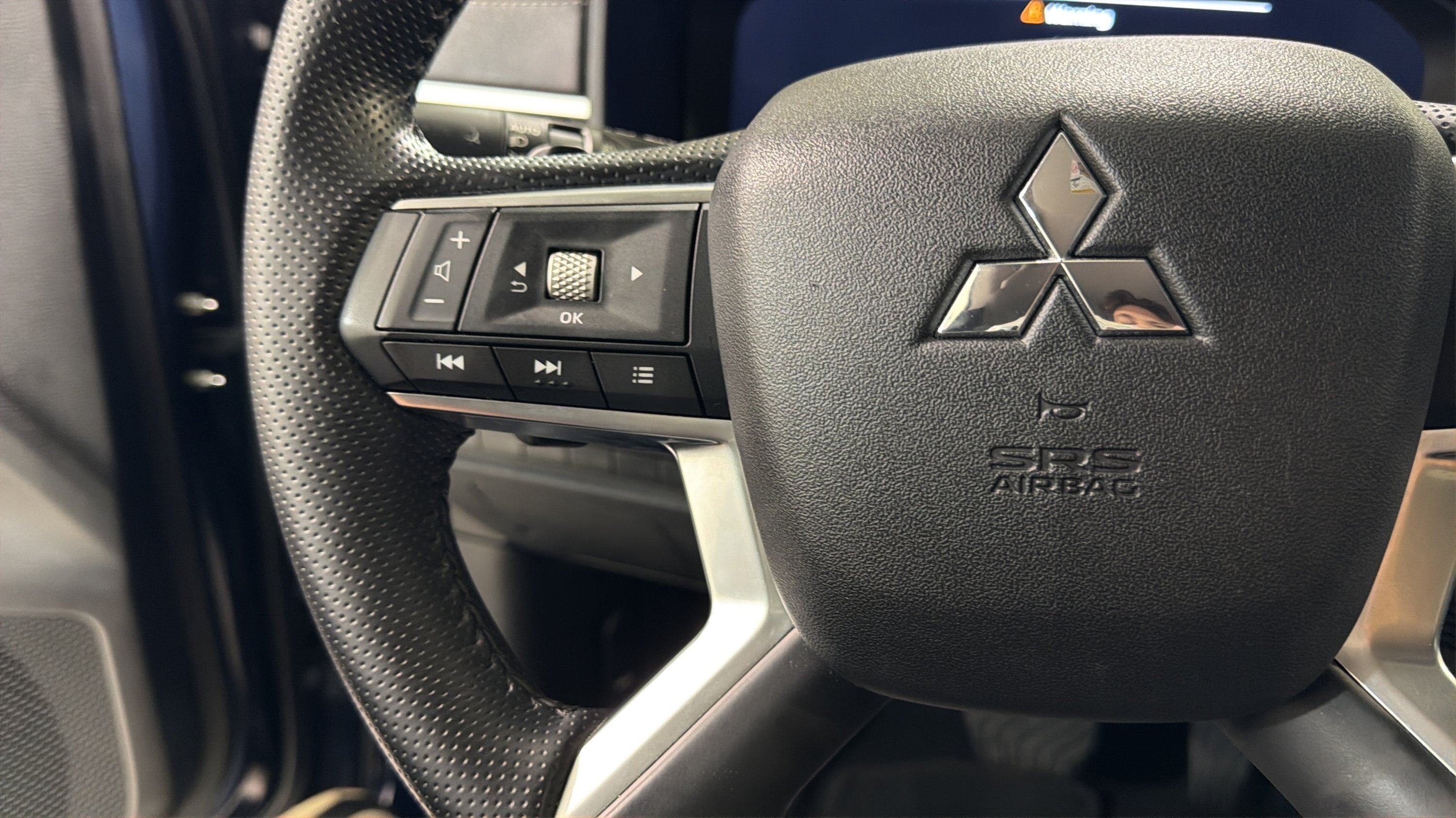 Used 2024 Mitsubishi Outlander SEL FWD image 12
