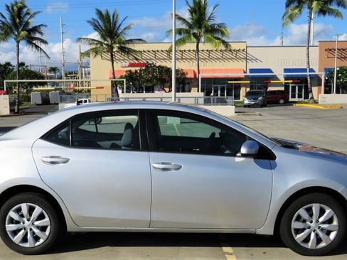 Used 2016 Toyota Corolla LE FWD image 7
