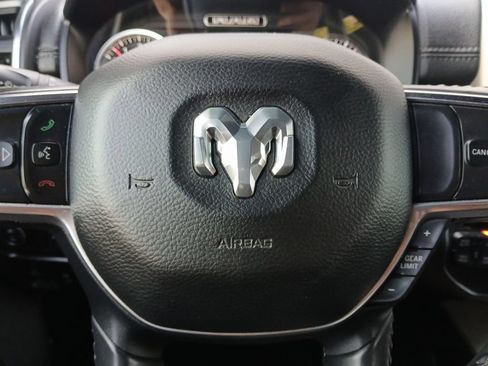 Used 2019 RAM 1500 Laramie AWD/4WD image 5