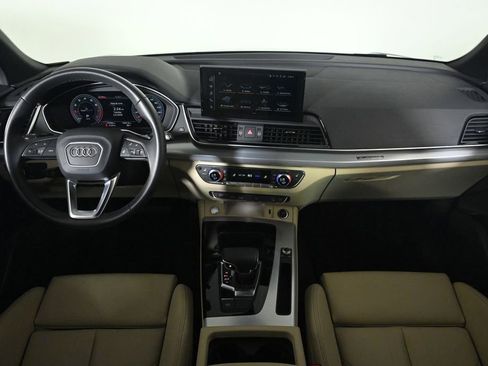Used 2025 Audi Q5 2.0T Premium w/ Convenience Plus Package AWD/4WD image 9