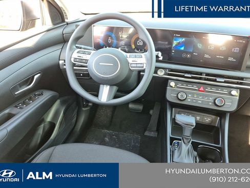 New 2026 Hyundai Tucson SE image 23