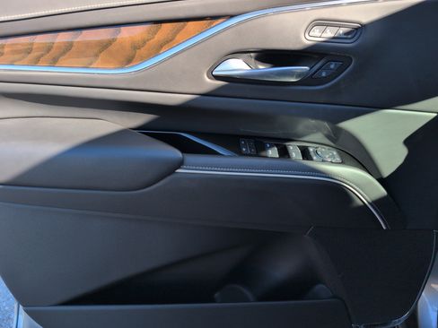 Certified 2024 Cadillac Escalade Sport Platinum image 15