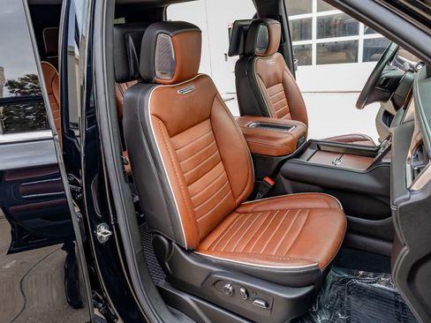 Used 2024 GMC Yukon Denali Ultimate image 31