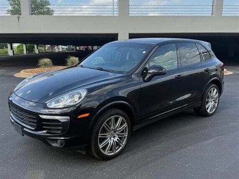 Used 2017 Porsche Cayenne Platinum Edition w/ Premium Package (PJV) AWD/4WD image 1