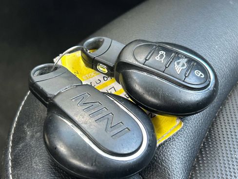 Used 2017 MINI Cooper 2-Door Hardtop image 30