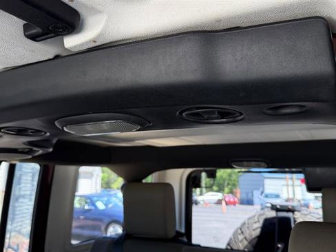 Used 2007 Jeep Wrangler Unlimited Sahara w/ Trailer Tow Group image 26