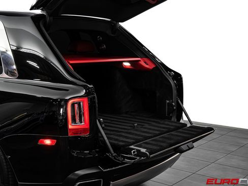 Used 2023 Rolls-Royce Cullinan w/ Cullinan Package AWD/4WD image 18