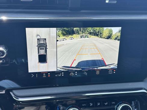 Used 2024 GMC Sierra 1500 AT4 w/ Technology Package AWD/4WD image 21