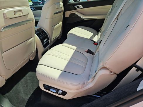 Certified 2025 BMW X7 M60i image 18