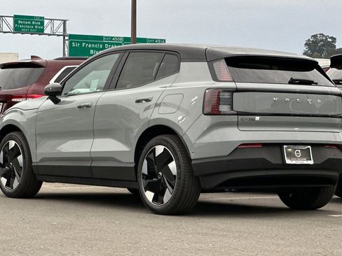 New 2025 Volvo EX30 Ultra w/ Protection Package Premier image 6